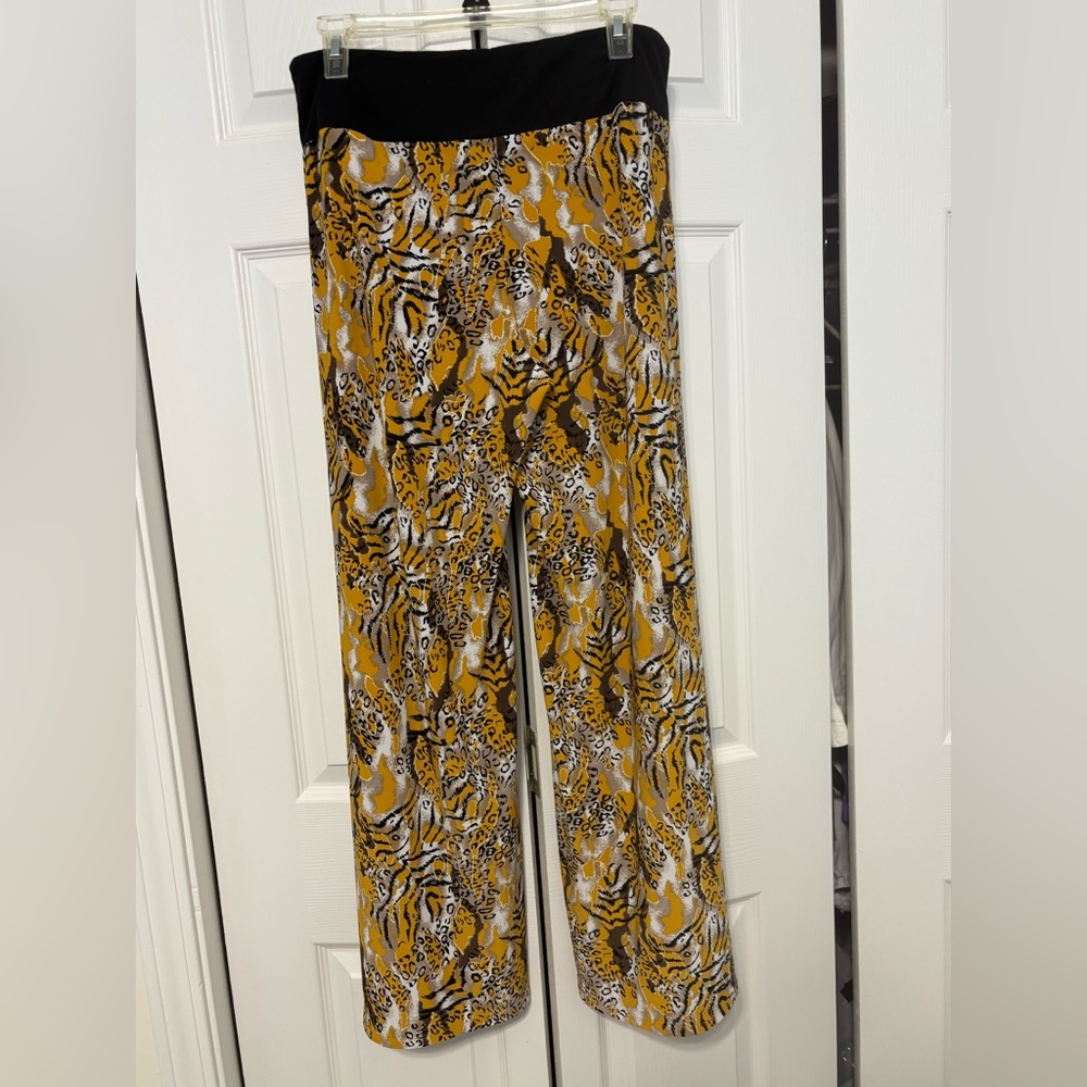 Women with Control Yellow and Black Animal Print gaucho pants Size Medium P - Picture 5 of 10